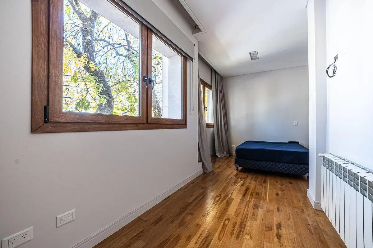 Espectacular casa a estrenar en Villa Devoto detalles de categoría 3