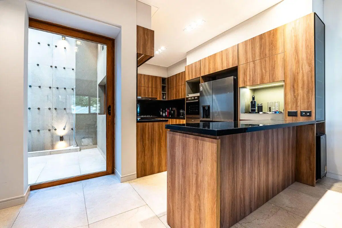 Espectacular casa a estrenar en Villa Devoto detalles de categoría 8