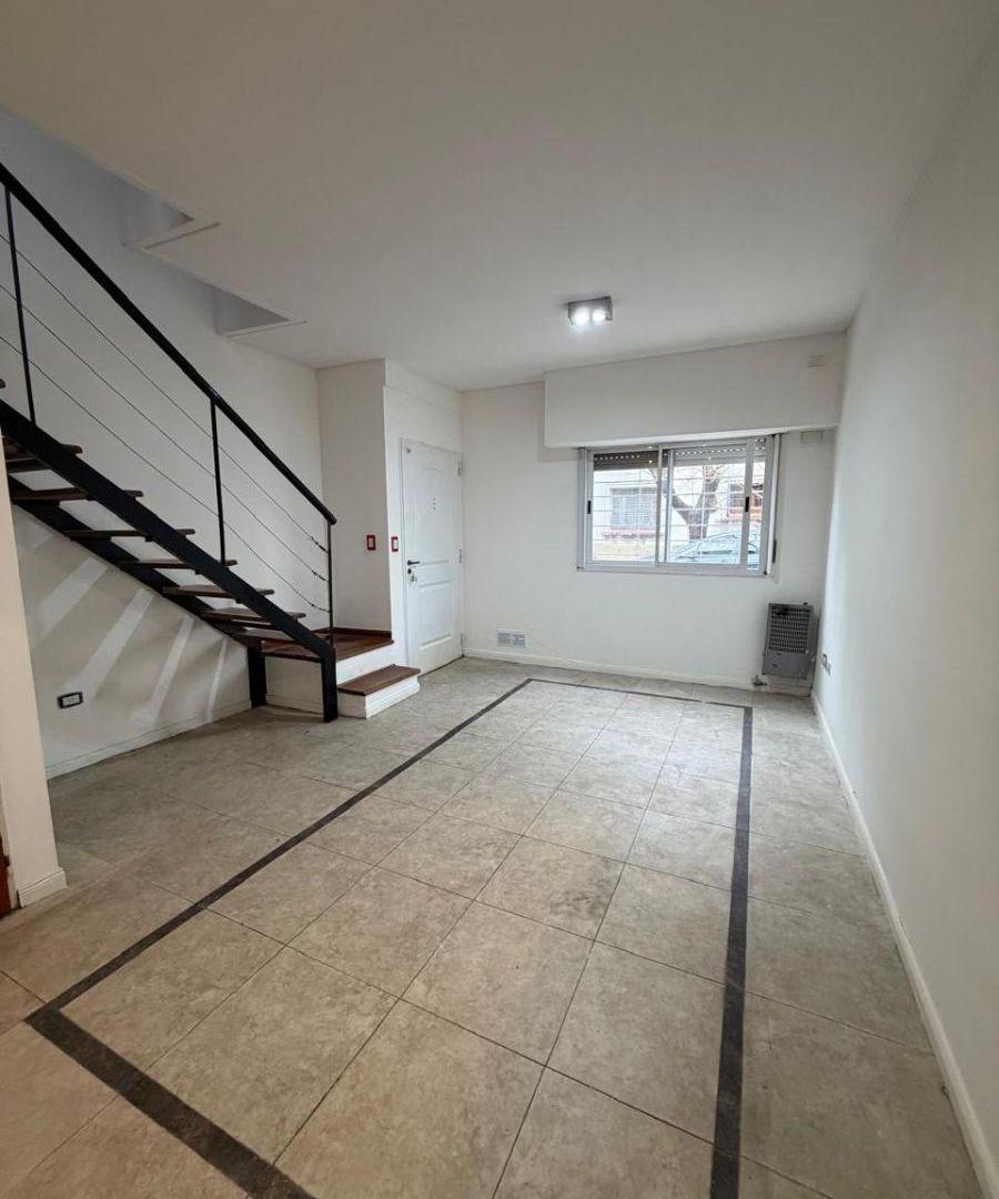 Foto de Excelente Ph en dúplex con patio y balcón sin expensas, imagen 2