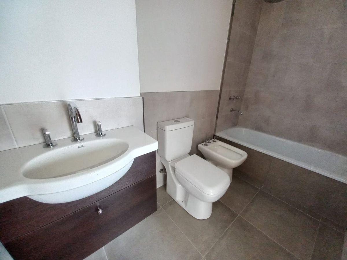 Foto de Departamento 2 ambientes con cochera en alquiler, imagen 4