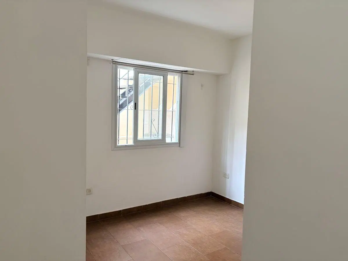 EXCELENTE PH 2 amb. apto UNA o DOS personas, patio, terraza, lavadero, SIN EXPENSAS. 2