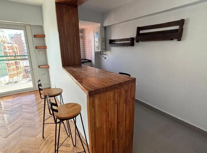 Alquiler Departamento 2 ambientes frente con balcón apto profesional 5