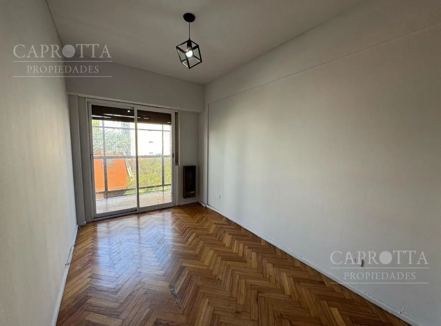 Departamento en venta de 3 amb con dependencia en Caballito, a metros de Parque Centenario 2