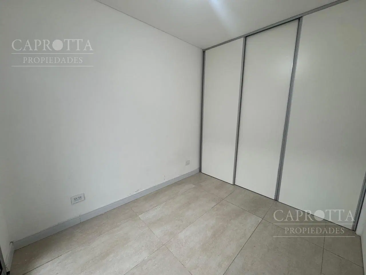Venta 2 amb a estrenar con patio en PB en Floresta 5