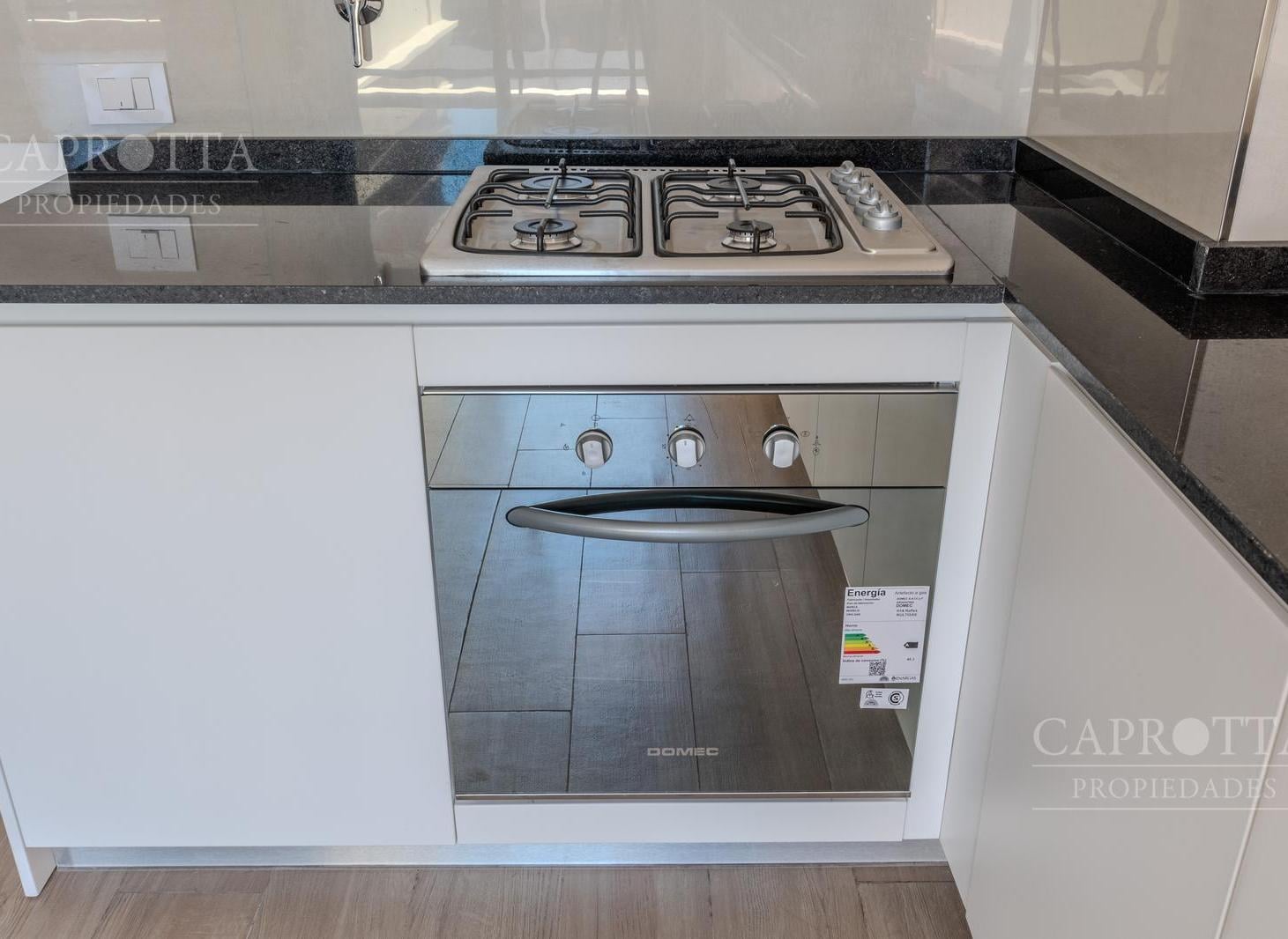 Foto de Departamento en venta de 3 ambientes con cochera en Caballito, imagen 2