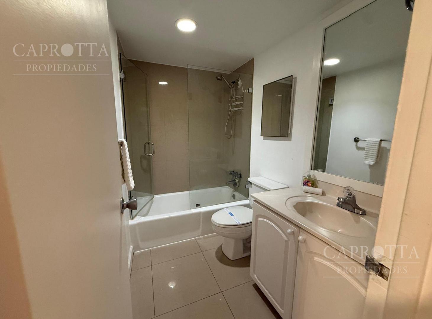 Foto de Venta departamento en Miami Hollywood. 2 dormitorios, 2 baños y balcón, imagen 3