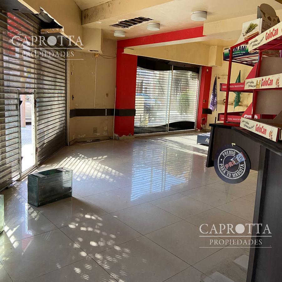Foto de Local comercial en esquina en alquiler, imagen 1