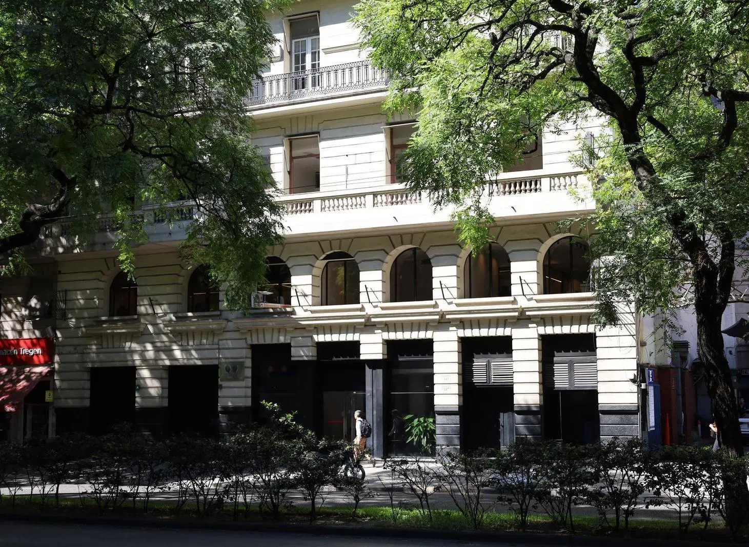 Oficina en Retiro 1