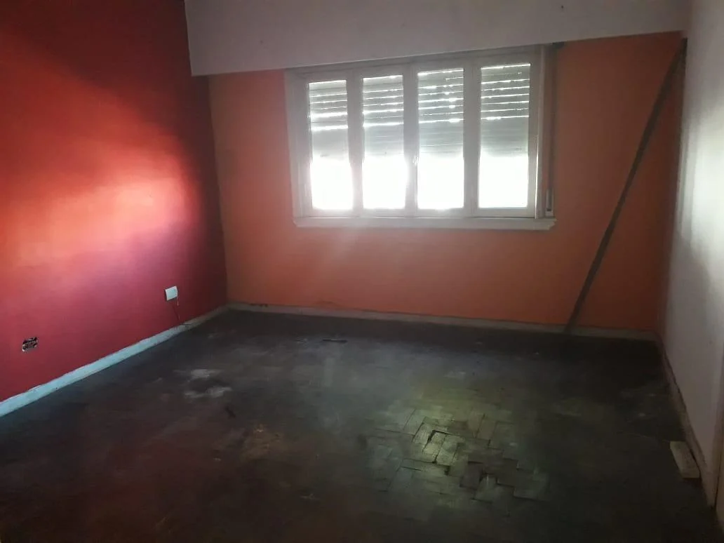 Casa de 3 Amb. con Local - Terraza - Zona Centrica 2