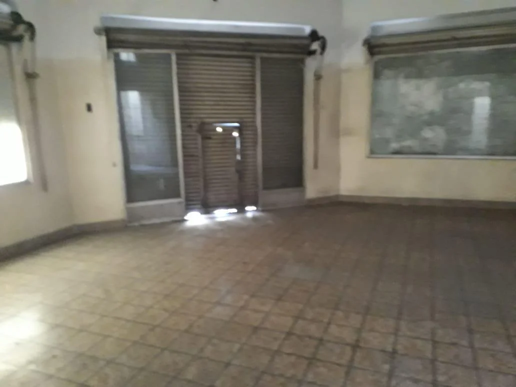 Casa de 3 Amb. con Local - Terraza - Zona Centrica 4