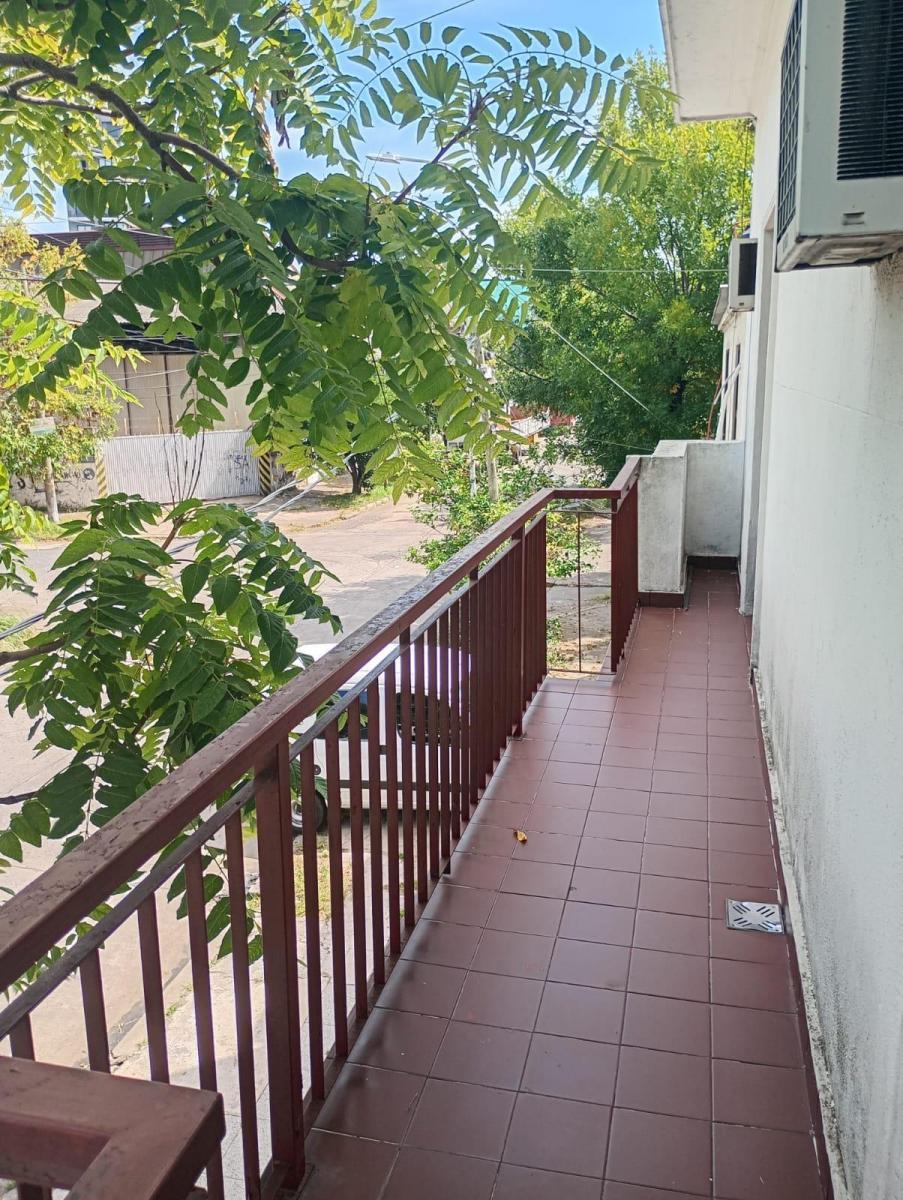 Espectacular Casa en Dos Plantas con "Permuta" Ideal Hostel Estudiantil! 3