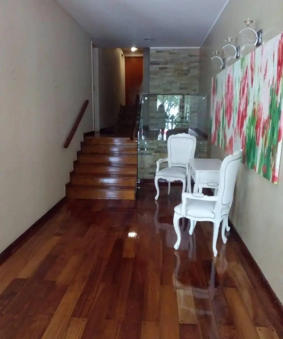 Hermoso Semipiso 4 amb. amplios, doble entrada, cochera, dependencia de servicios 5