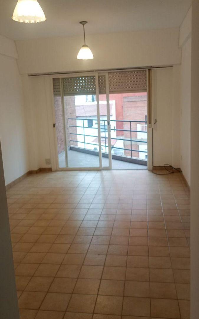Foto de Hermoso Departamento Céntrico En Velez Sarsield 2708, imagen 5