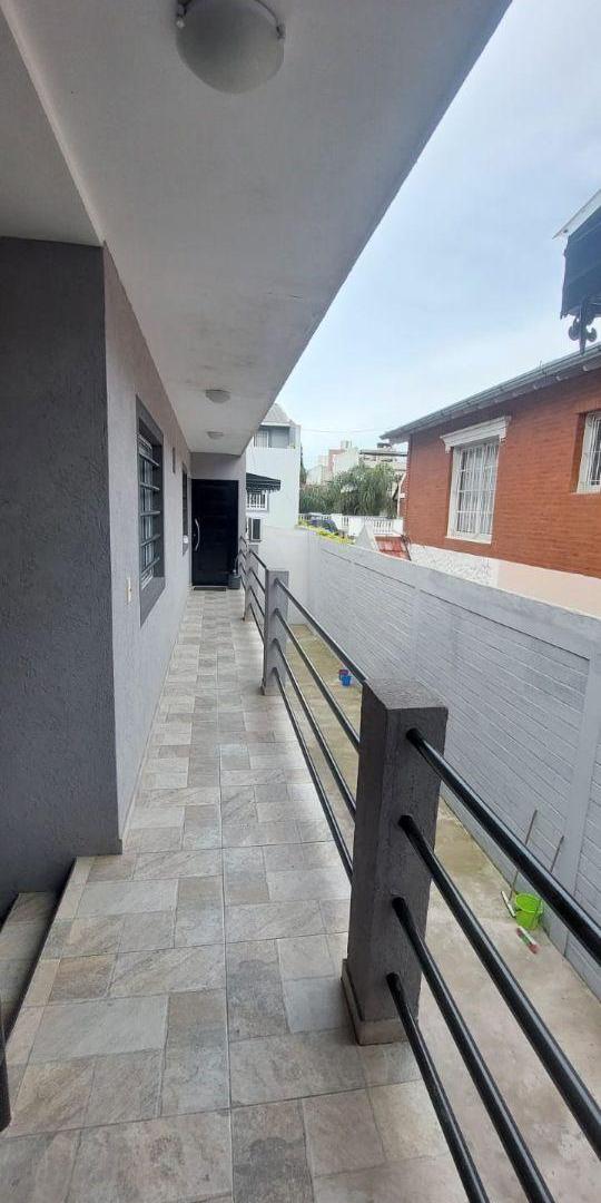 Foto de Hermoso PH de dos Ambientes amplio con balcón y sin Expensas!!!!!, imagen 2