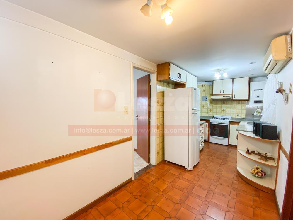 Semipiso de 4 Ambientes con Cochera en Subsuelo 3