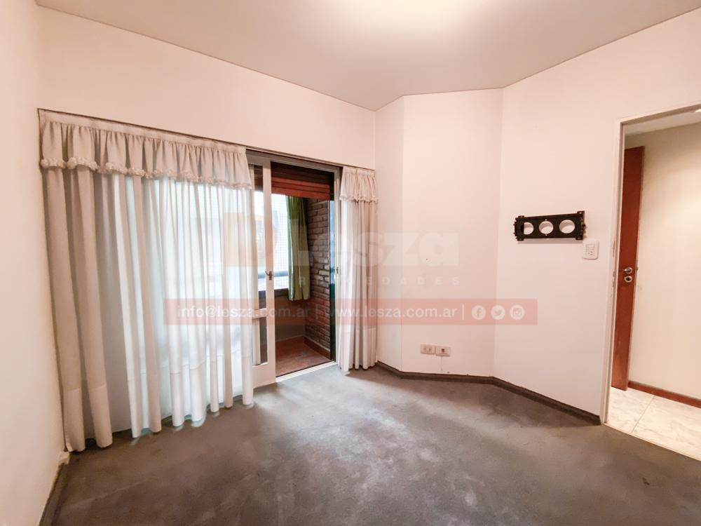 Semipiso de 4 Ambientes con Cochera en Subsuelo 5
