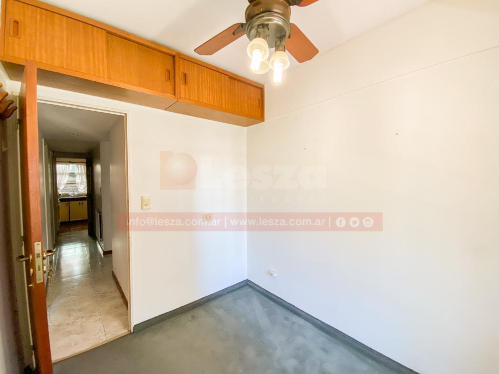 Semipiso de 4 Ambientes con Cochera en Subsuelo 3