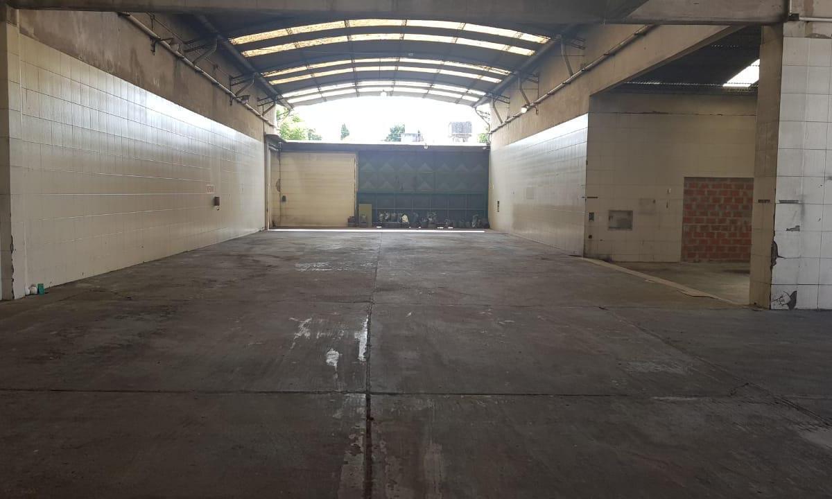 Galpón en Banfield Oeste 3