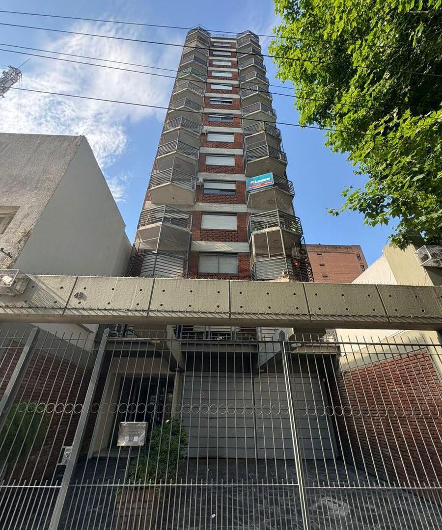 Departamento de 2 ambientes con COCHERA Lanús Oeste