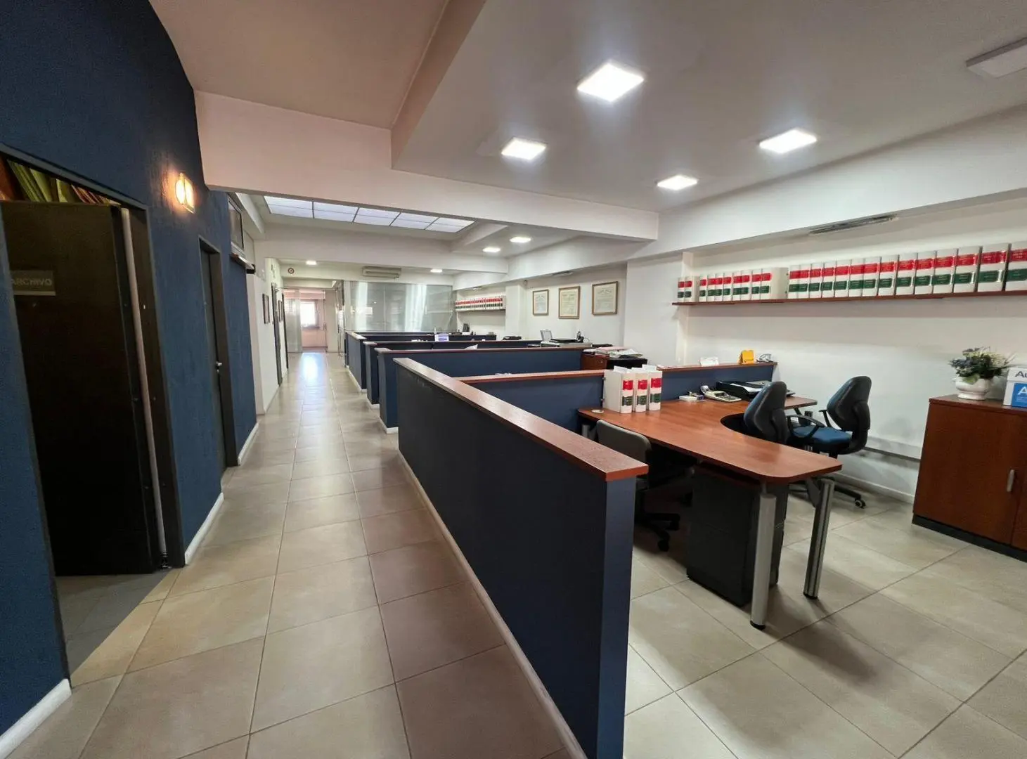 Inmueble comercial sobre Avenida principal Lanus Oeste 2