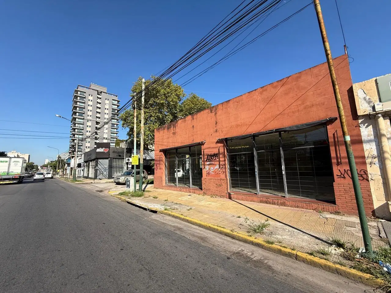 Local en Banfield 3