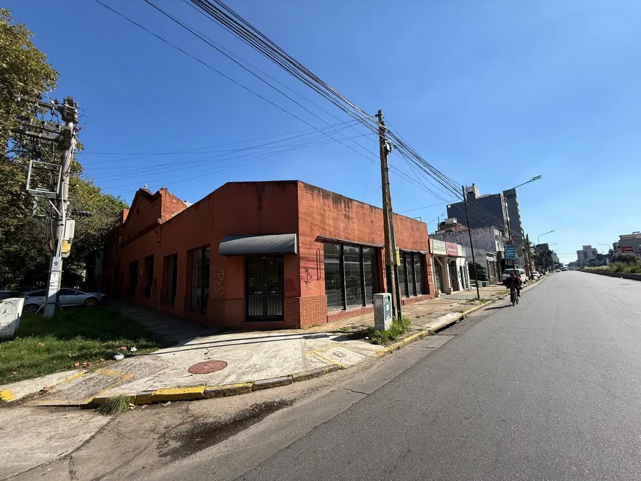 Local en Banfield 2