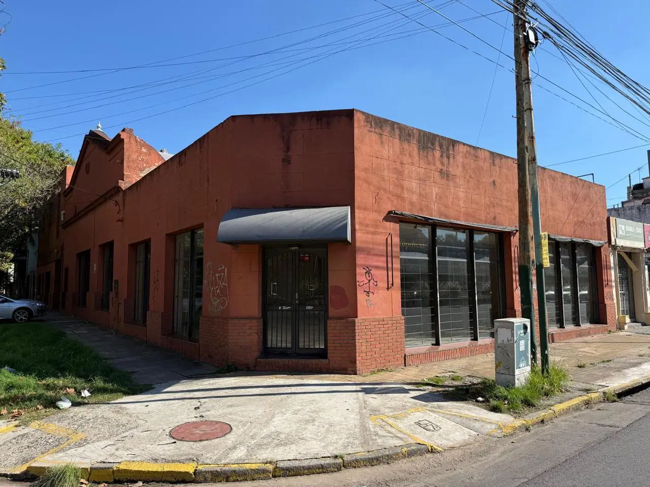 Local en Banfield 4