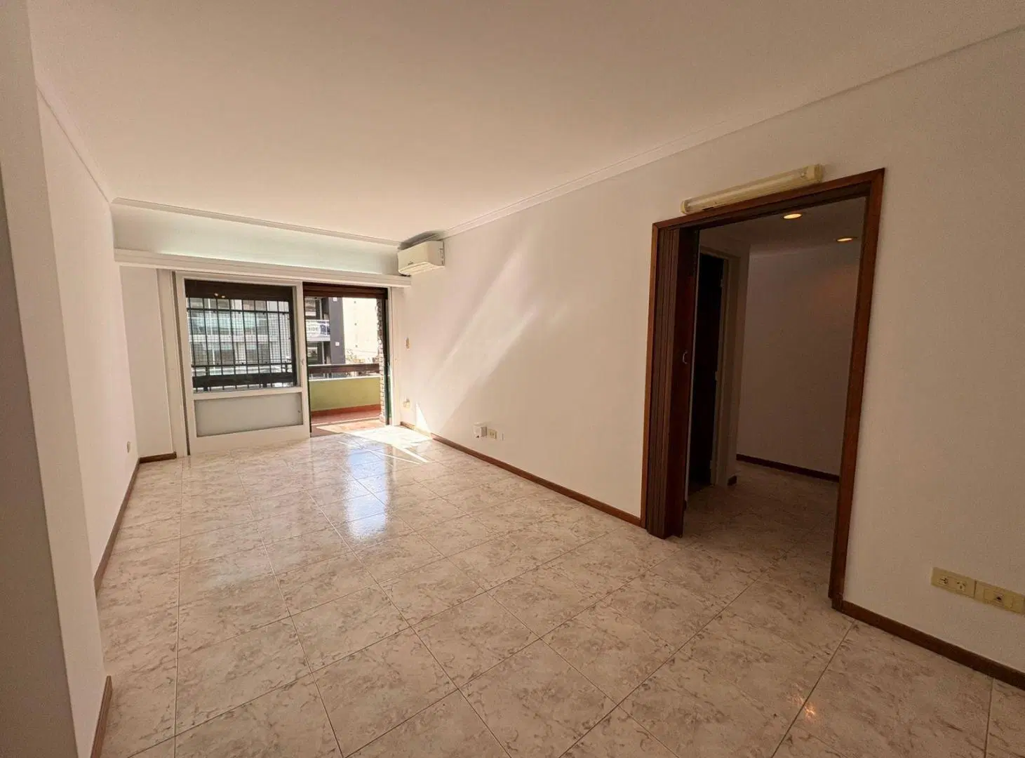 Semipiso de 4 ambientes con cochera en subsuelo 3