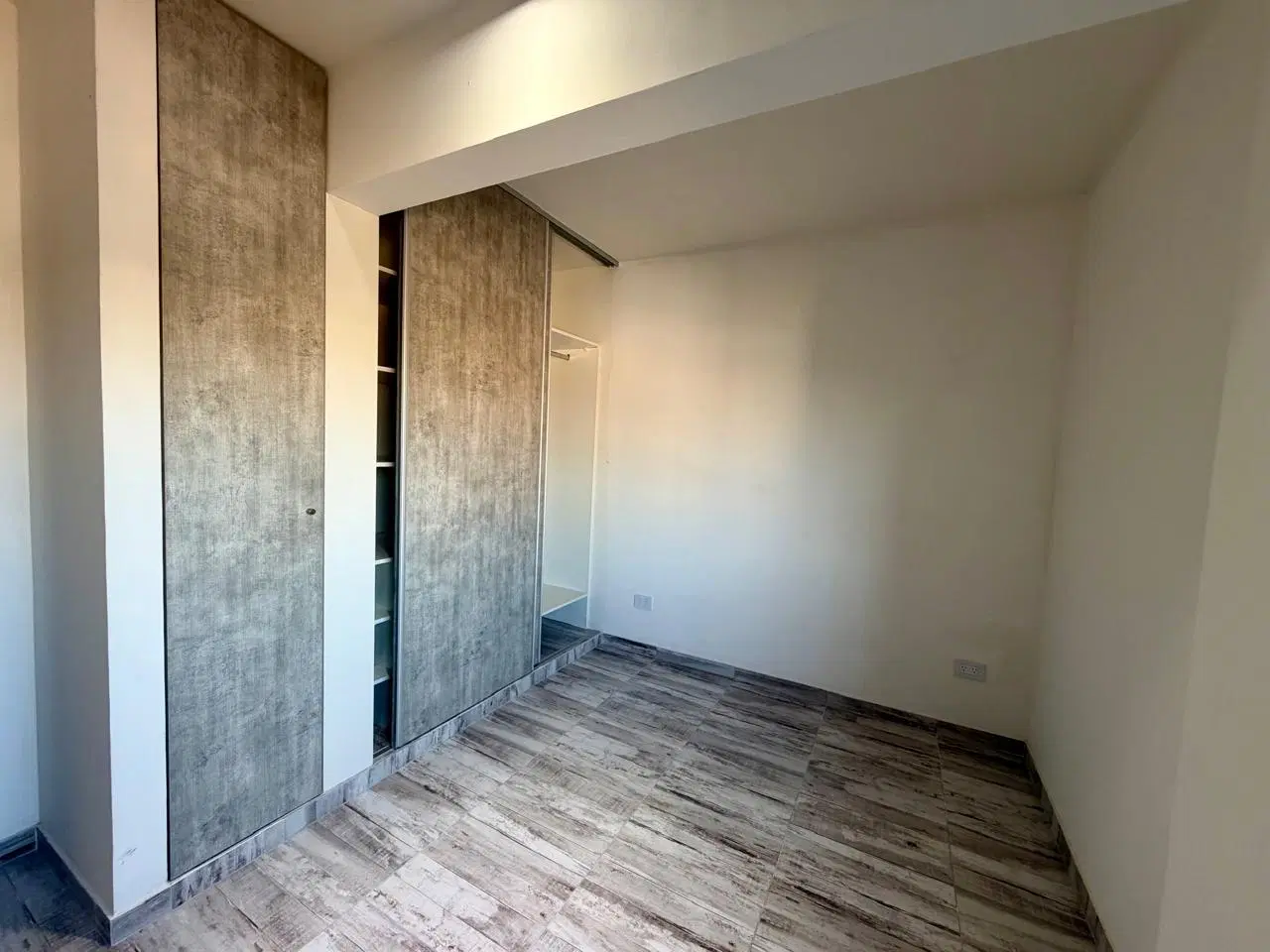 Departamento con COCHERA en Lanús Oeste 2