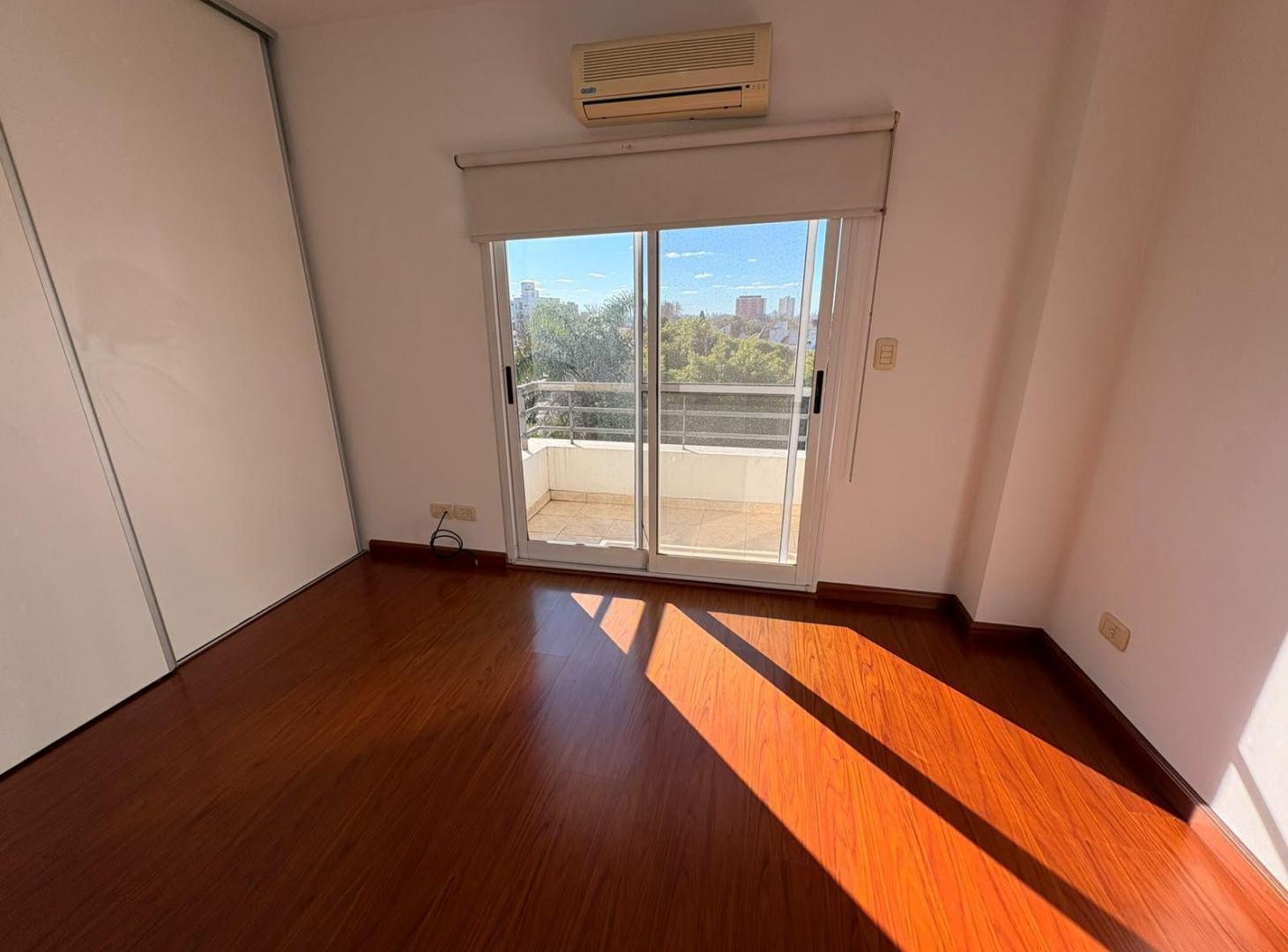 Foto de Departamento con cochera, imagen 1