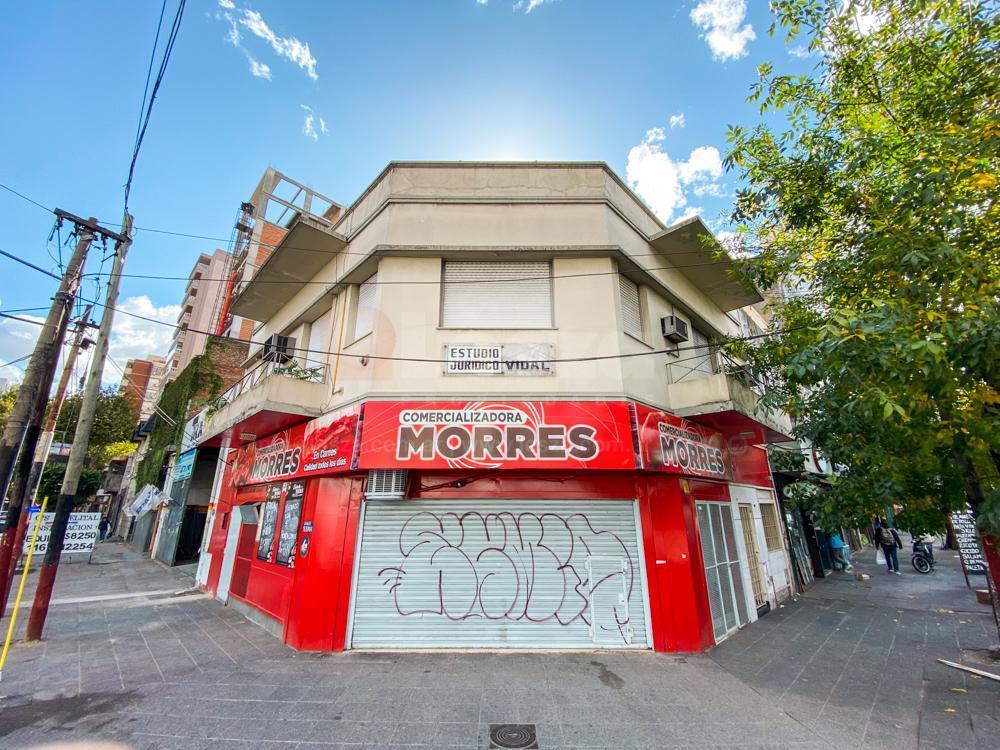 Foto de Local con oficinas en Lanús, imagen 1