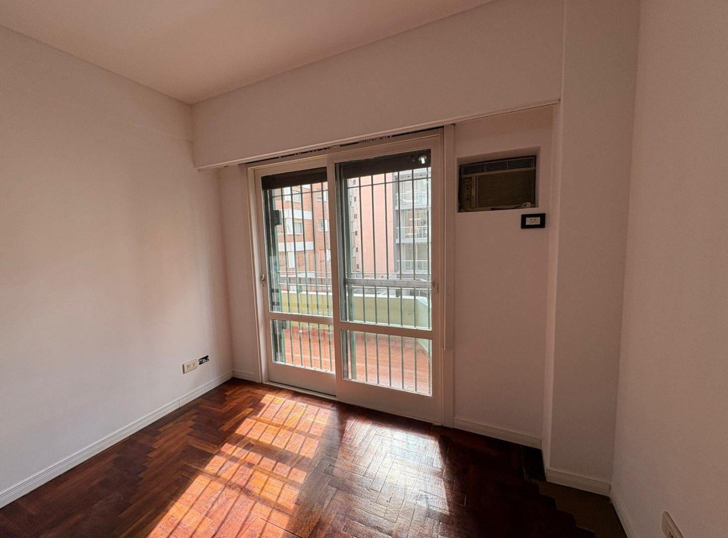 Foto de Semipiso de 4 ambientes con cochera en subsuelo, imagen 2