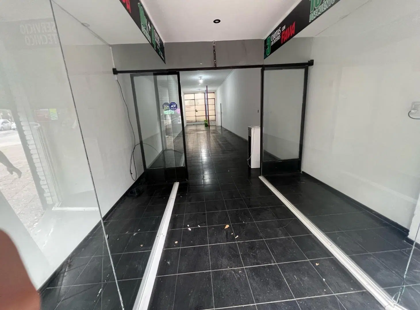 Local | AV. LURO al 2900 4