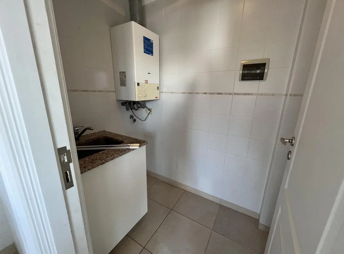 Departamento de 2 ambientes en La Perla 3