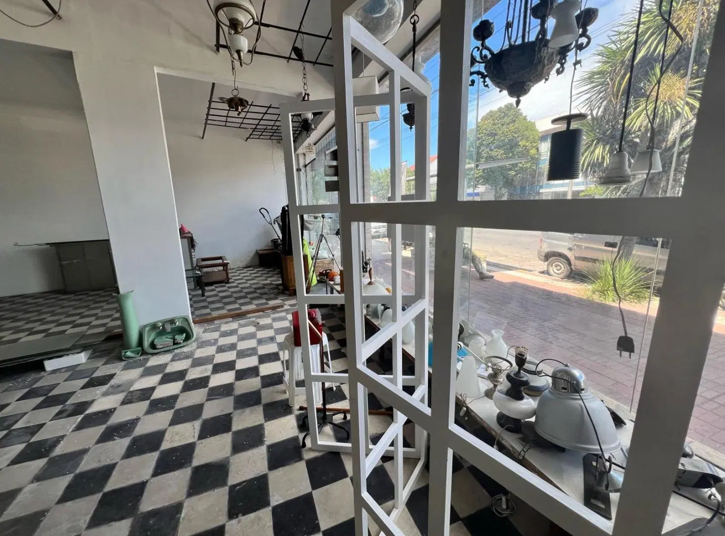 Excelente Local en arteria comercial a metros de calle Córdoba 5