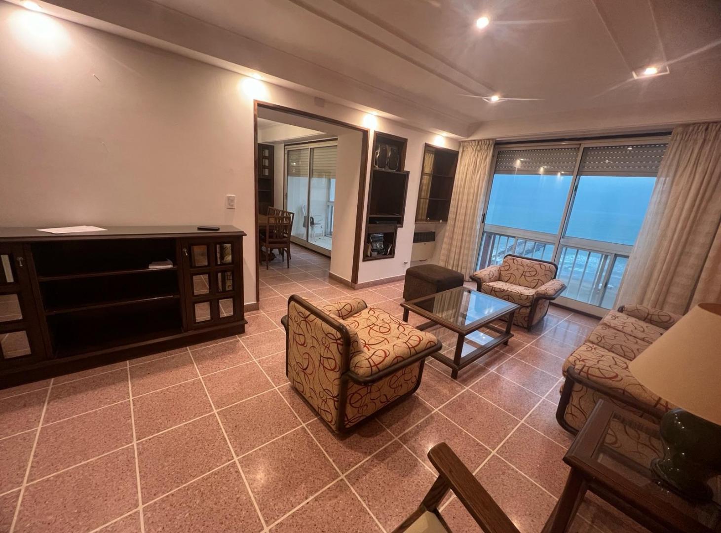Foto de Departamento de 3 ambientes en Alquiler, en Playa Grande, con cochera, imagen 3