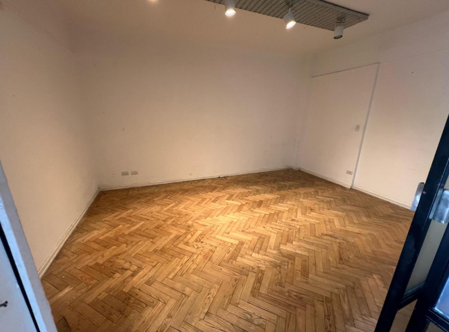 Foto de Oficina en Alquiler Zona Centro por Av. Luro, imagen 3