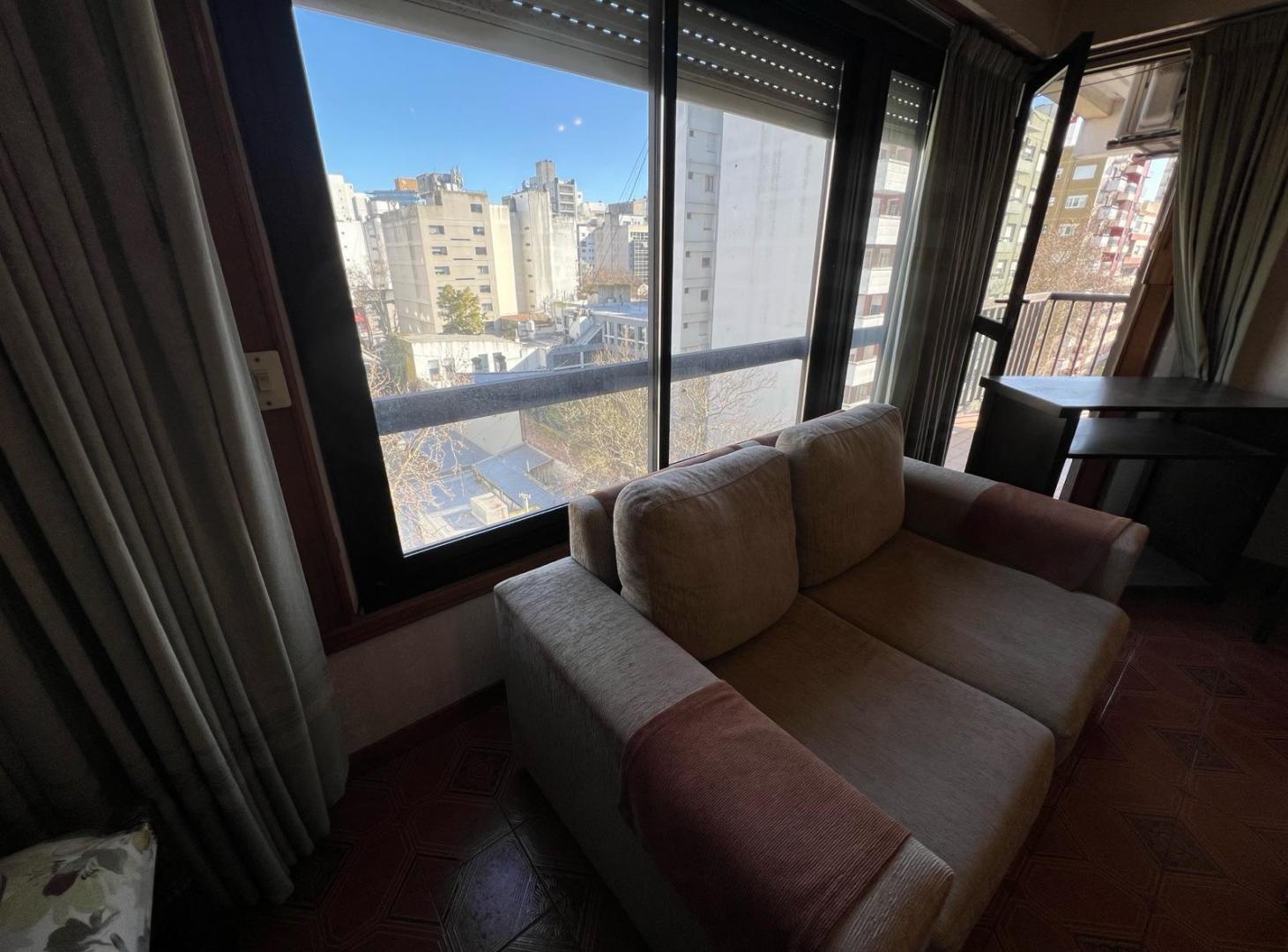Foto de Alquiler de Departamento de 3 ambientes amoblado a metros de Plaza Mitre, imagen 1