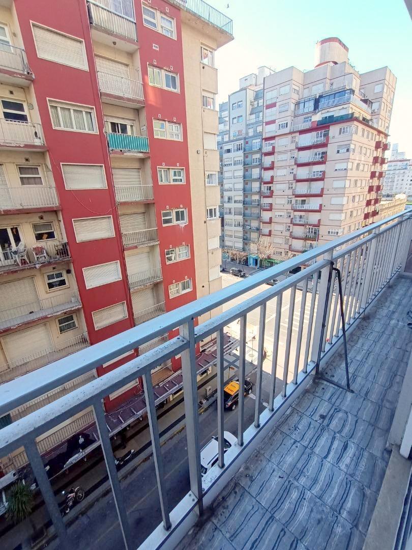 Foto de Venta depto 2 ambientes a la calle, próximo a la playa, Centro, Mar del, imagen 1