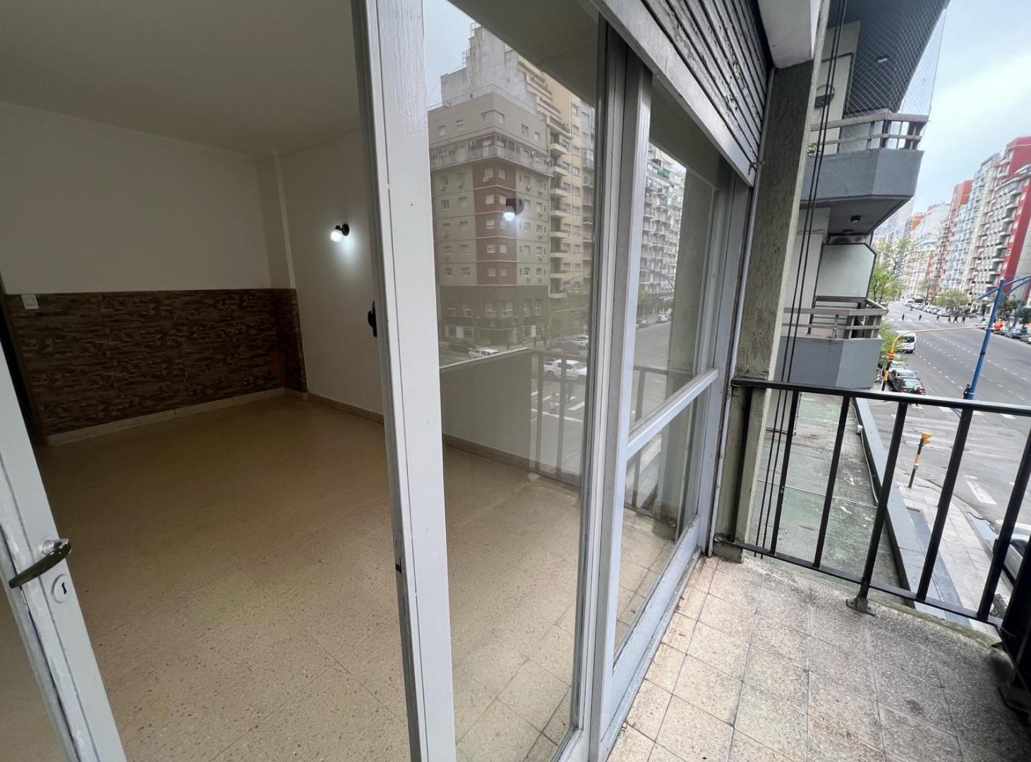 Foto de Venta de Departamento de 2 ambientes con dependencia en Centro, imagen 4