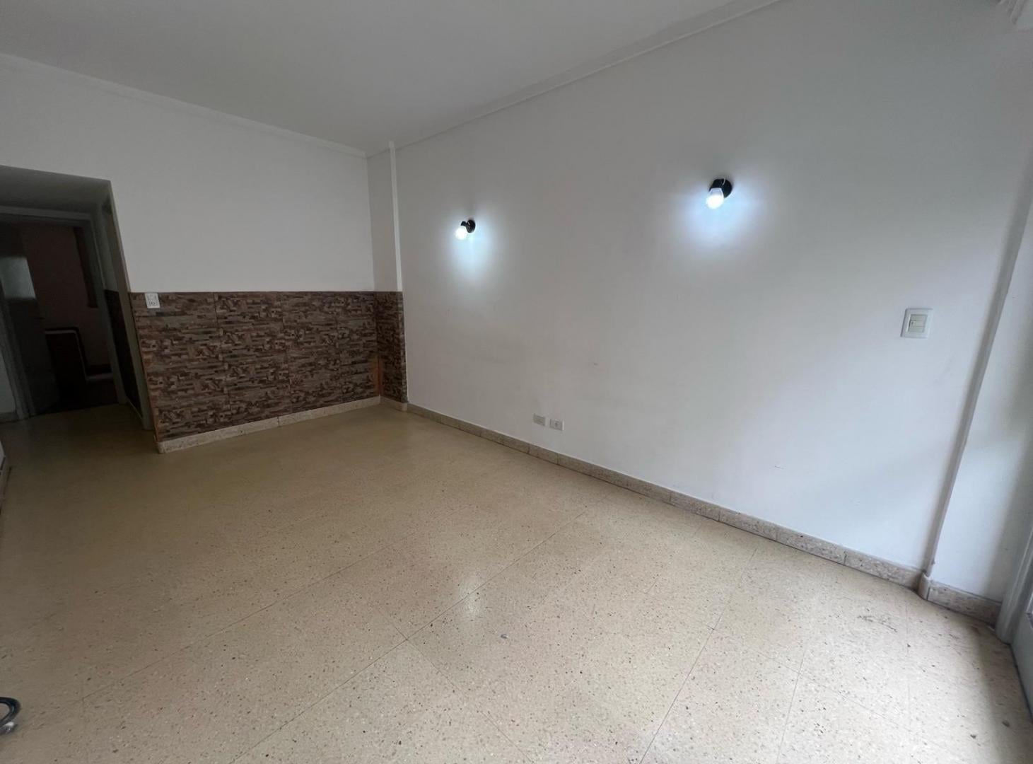 Foto de Venta de Departamento de 2 ambientes con dependencia en Centro, imagen 2