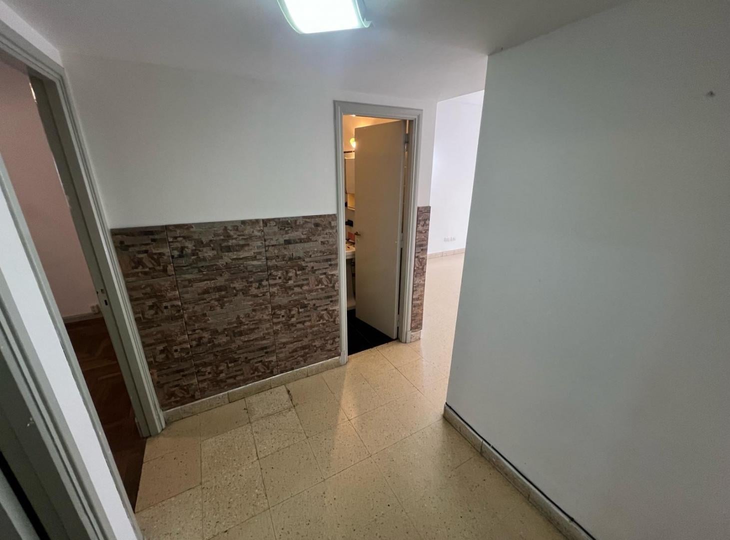 Foto de Venta de Departamento de 2 ambientes con dependencia en Centro, imagen 3