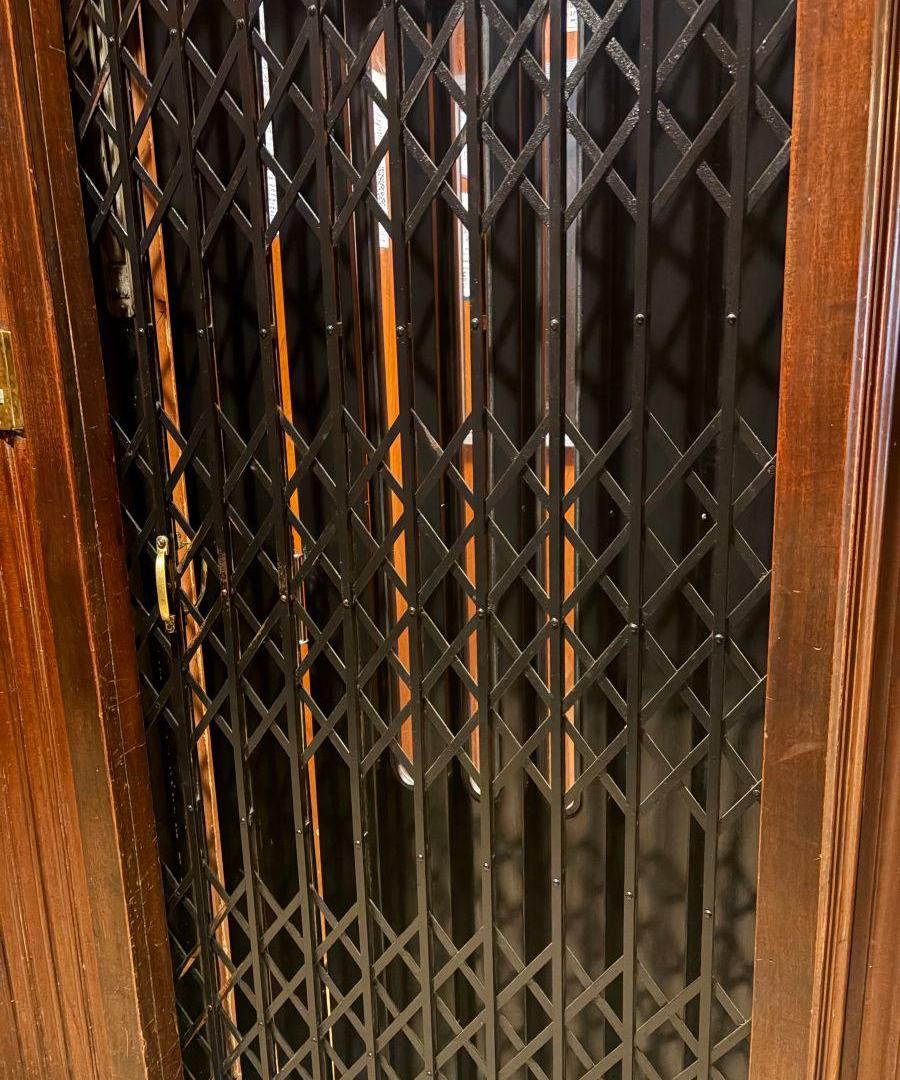 Foto de Venta ideal para reciclar edificio de estilo, imagen 3