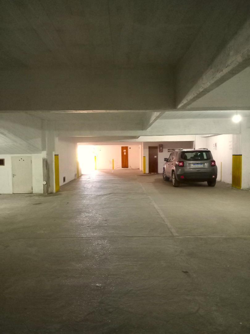 Foto de Muy buena cochera en edificio residencial, imagen 5