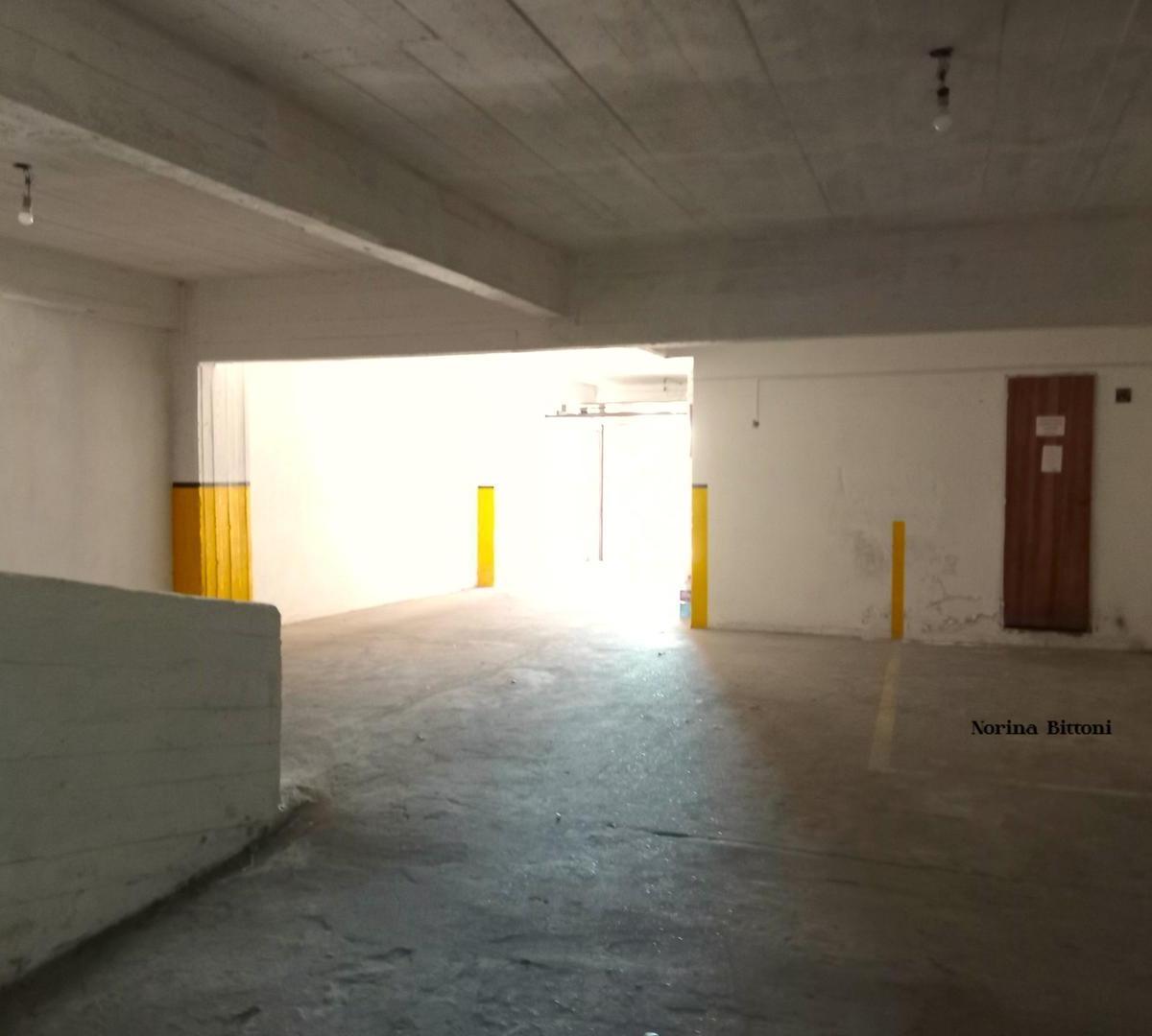 Foto de Muy buena cochera en edificio residencial, imagen 4