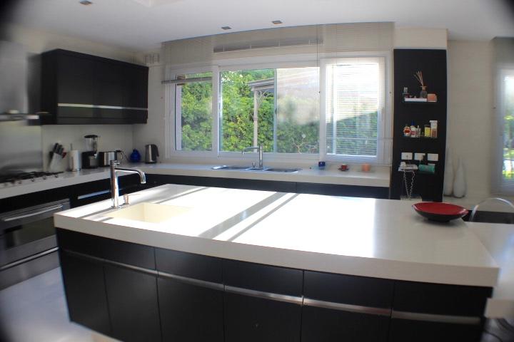 Imponente Casa en Venta en Ayres de Pilar 2