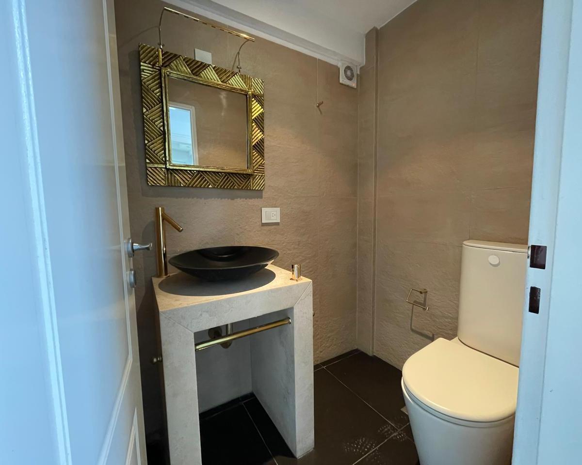 Foto de Muy buena casa con orientación noroeste a espacio vende común., imagen 2