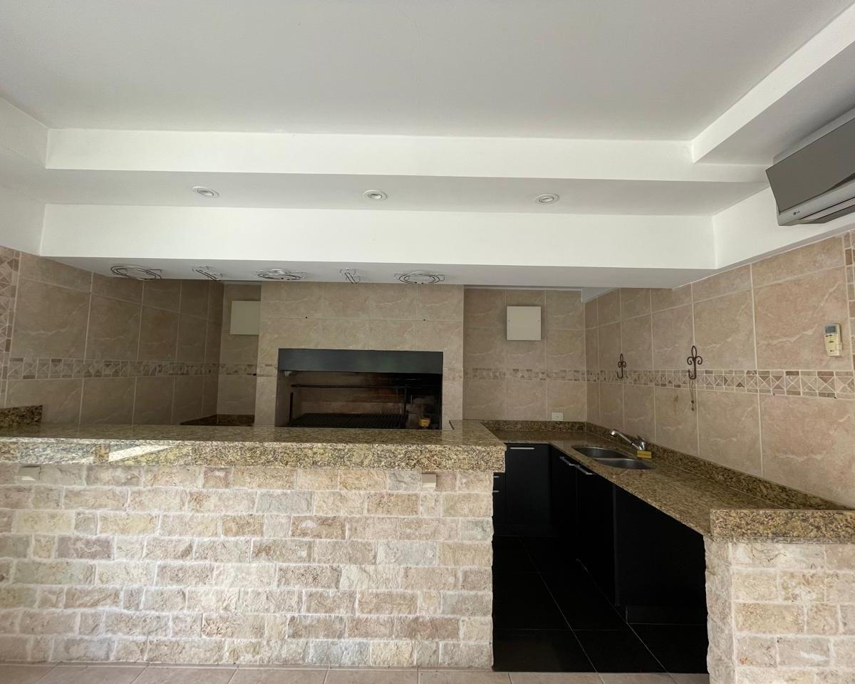 Foto de Muy buena casa con orientación noroeste a espacio vende común., imagen 3