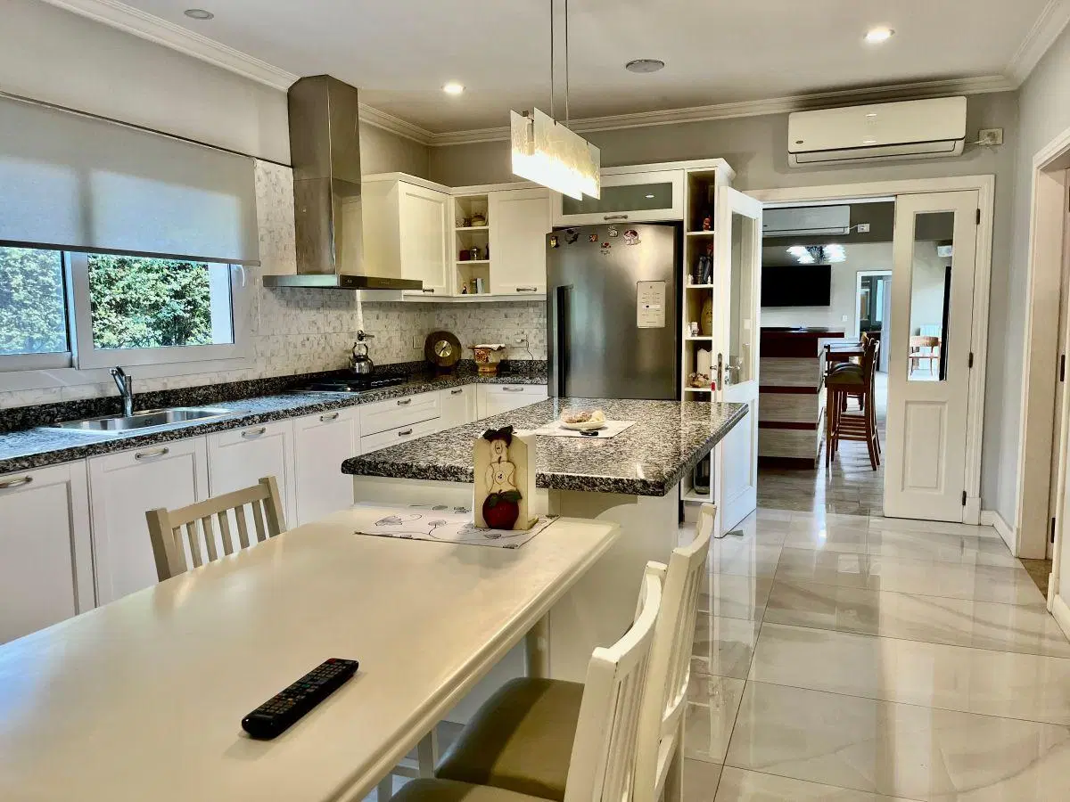 Impecabke casas en venta en Ayres se Pilar 2