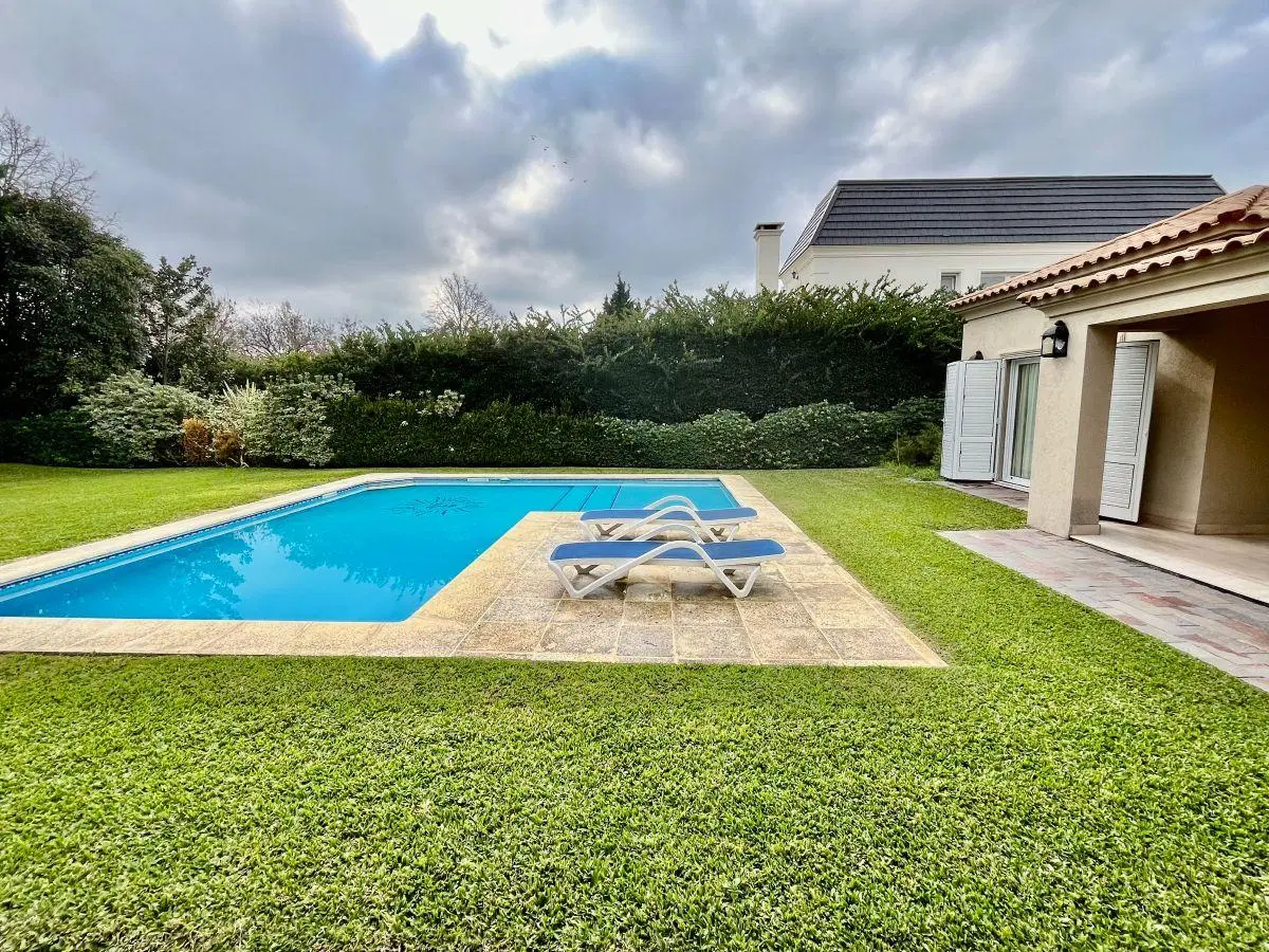 Impecabke casas en venta en Ayres se Pilar 3